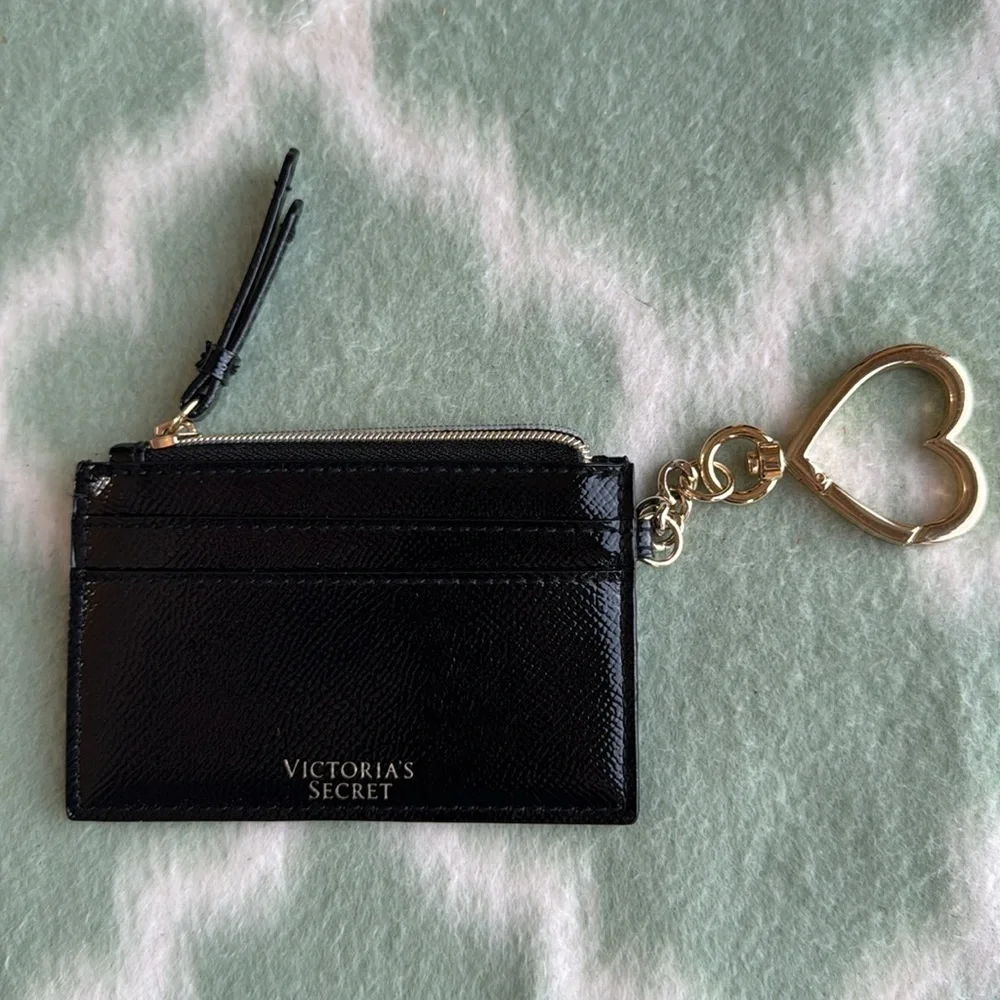 Victoria’s Secret black wallet with Pink Lips and gold Heart Keychain - Picture 5 of 7